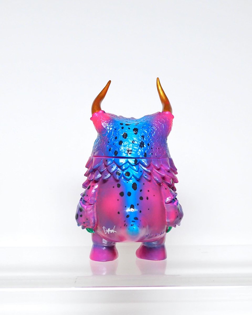 dan_jpartist's tweet photo. kaiju POGOLA『VENOMOUS』(one off custom)
Designed by @dan_jpartist 
For TTF(Taipei Toy Festival 2022 26,May~)
At @paradise2005 booth:A-28,29

#kaiju #sofvi #arttoy #pogola #custom #ttf2022 #台湾 #taipei https://t.co/vSXZh2AhgU