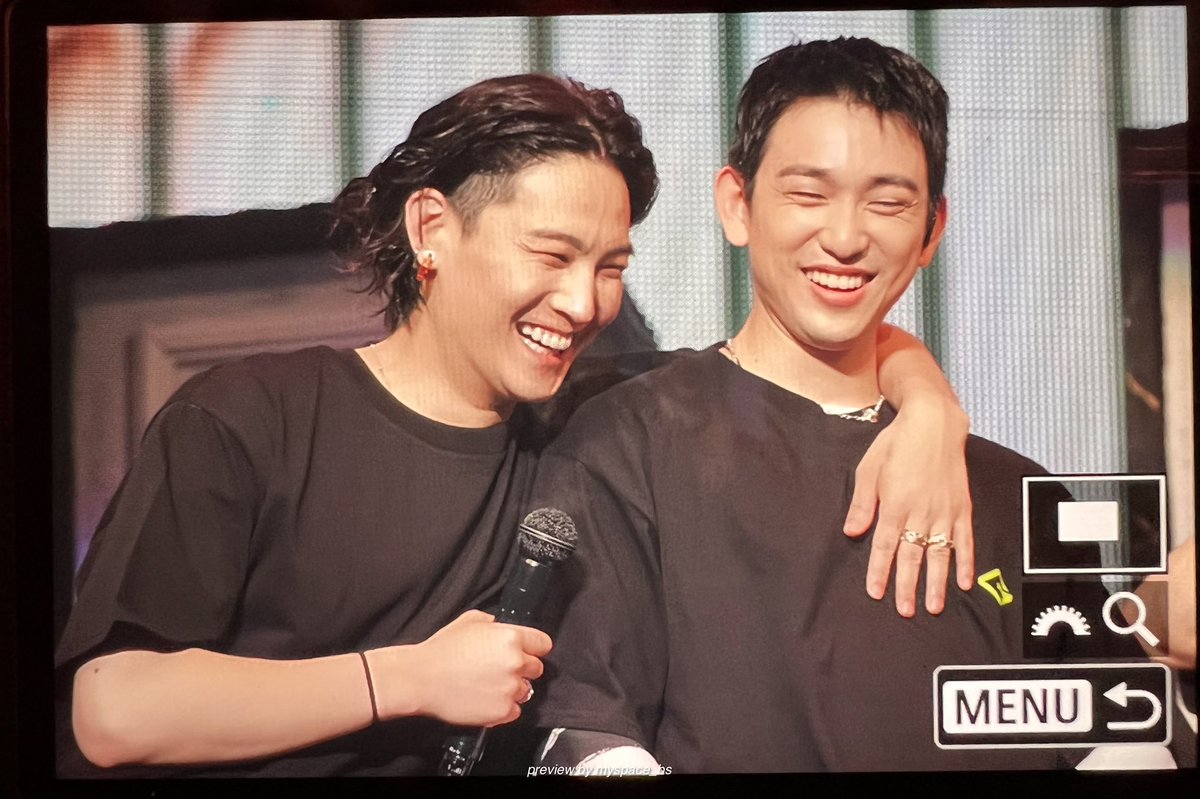 myspace_bs's tweet photo. 😭 https://t.co/m61fDMfXZz