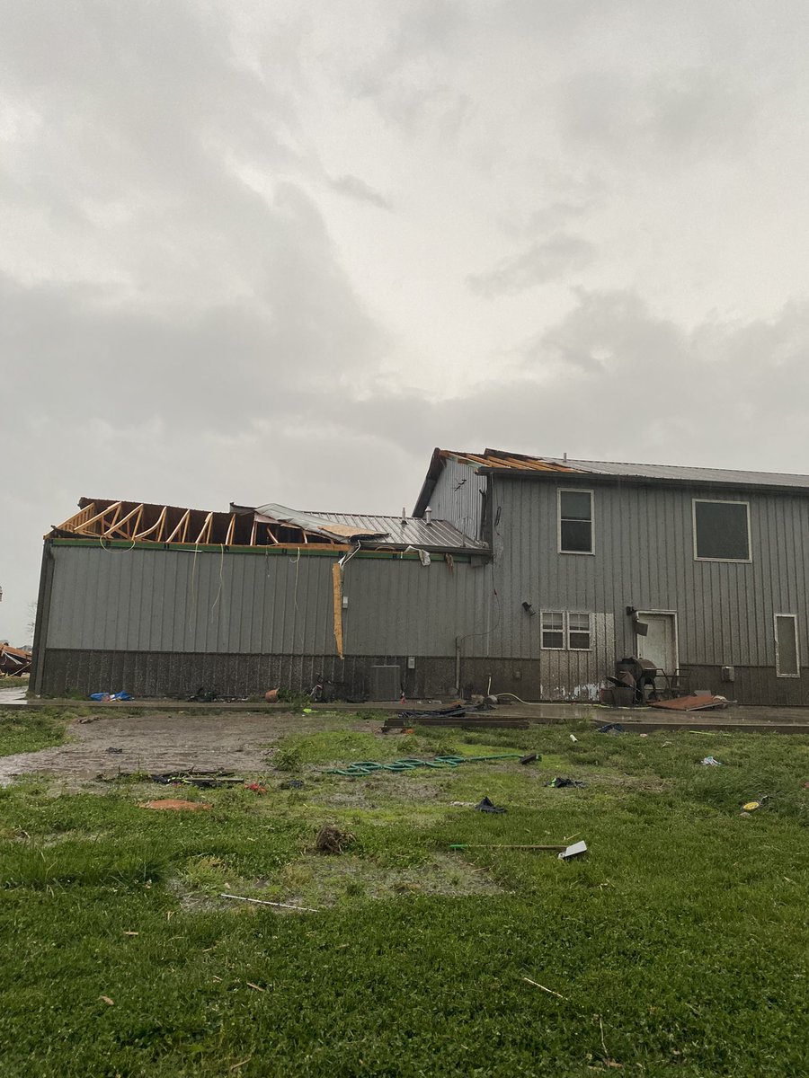 schooteeJ's tweet photo. Fortunately we weren’t home and all our neighbors are safe as well. Unfortunately we took a direct hit😞. Very thankful for everyone who just showed up and got to work to. https://t.co/NH9OyhHLgW
