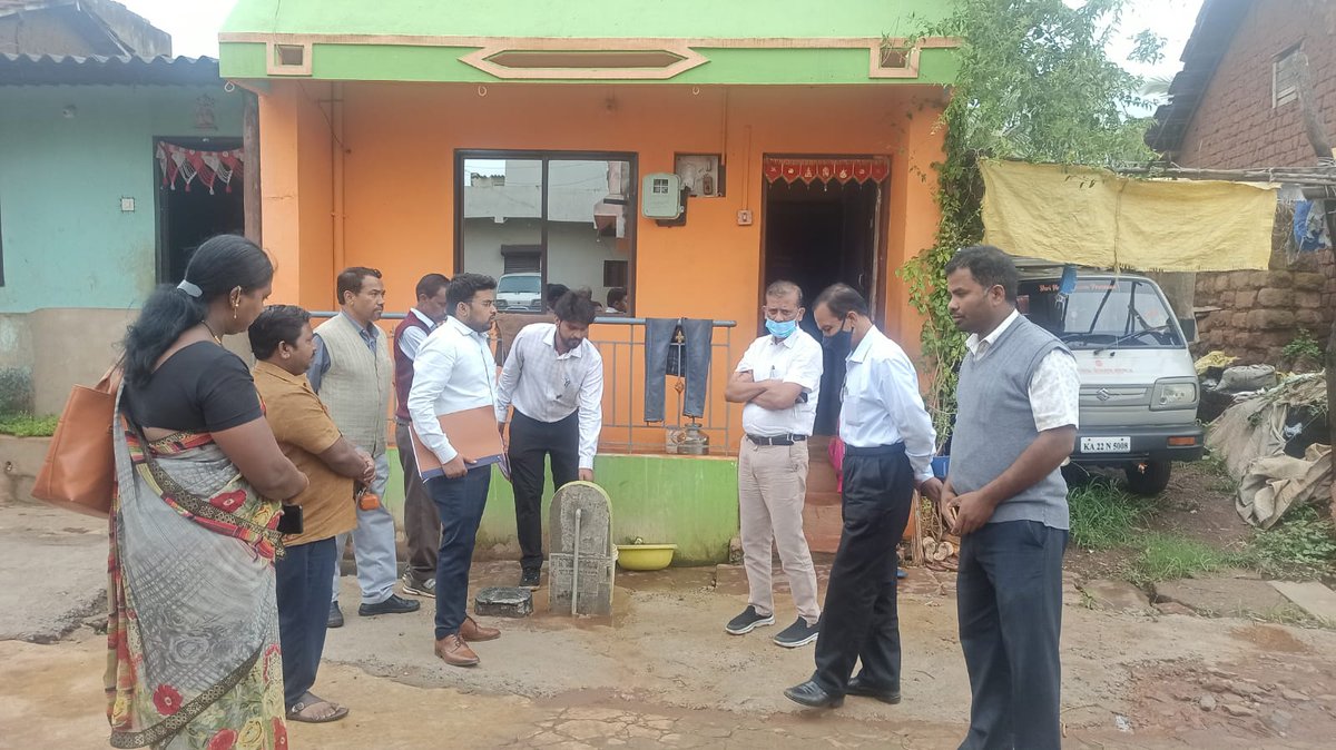 rdwsd_gok's tweet photo. The Director of #RDWSD, Gangadhar Swamy G.M., held a progress review meeting on the JJM scheme implementation in #Belagavi district. He then visited several GPs to review the work done under the JJM scheme. Senior officers were present during the visit.

#DepartmentUpdate #JJM https://t.co/O90jGyl5yb