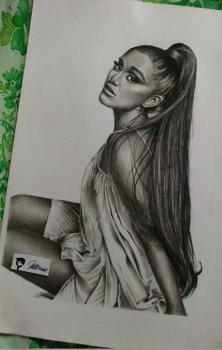 9qu9rius's tweet photo. Ari💙
Drawn using Graphite Pencil 

#ArianaGrande #FANART https://t.co/c0qAMGsnUC