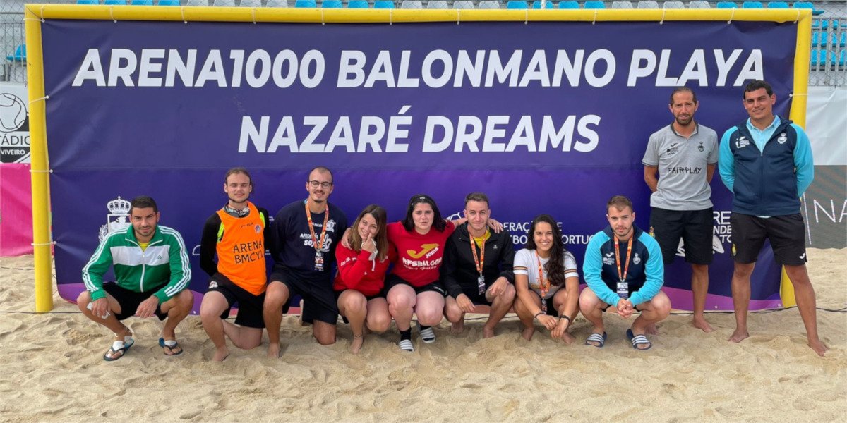 FCYLBM's tweet photo. ÁRBITROS BALONMANO PLAYA 🤾♂️🤾♀️
➡️ Abierto el plazo de inscripción para el curso de árbitro territorial de balonmano playa.
👀 Toda la información en el siguiente enlace https://t.co/nWMZPJSDBx
#handballbeach #balonmanoplaya https://t.co/XoY35EjwF4