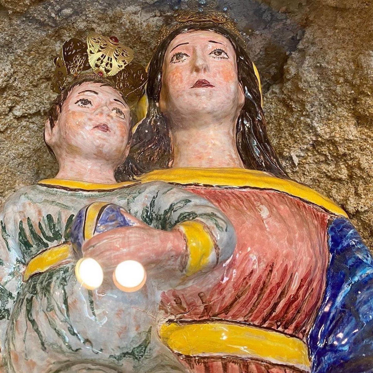 TonyAtTheTable's tweet photo. Shrine of Madonna della Fontana on the grounds of Our Lady of Mount Carmel Roman Catholic Church in #DownNeck, #NewarkNJ. Italian immigrants from #Spilinga (Provincia di #ViboValentia) in #Calabria brought their devotion to her with them to their new home in Newark’s #Ironbound. https://t.co/1zUW6bq8PF