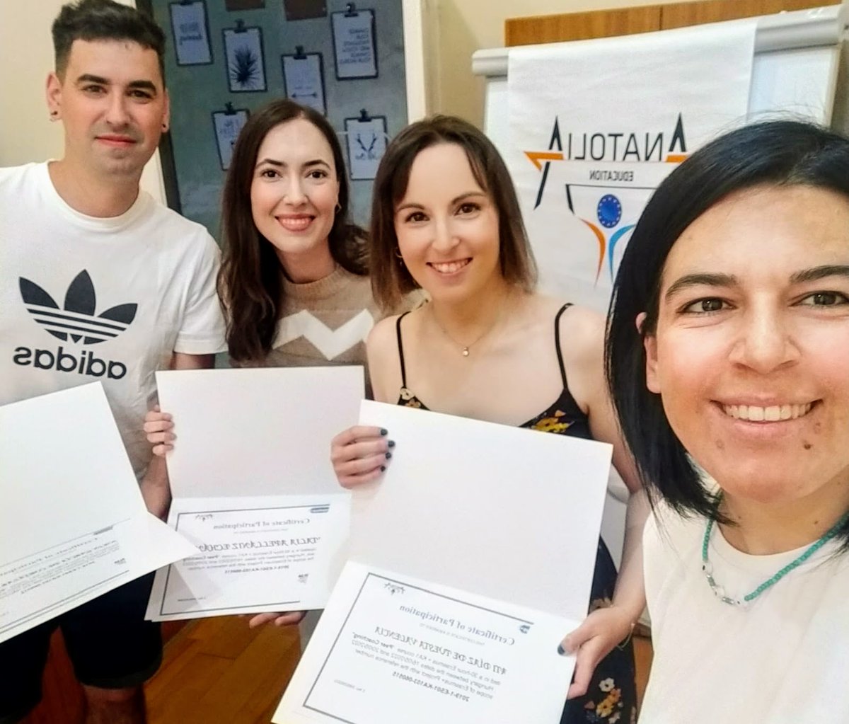 centro_sanluis's tweet photo. El paso de nuestro profesorado por la Facultad de Educación y Psicologia de #Budapest : "Clases Interculturales" .  ¡Interesantísimo! . Muchas gracias a anatoliaeducation  #hasibesebik  #SEPIE #ERASMUSPLUS #KA103 #CentroSanLuis
#Bachillerato #FP #FPDual https://t.co/47LBMPcsDb