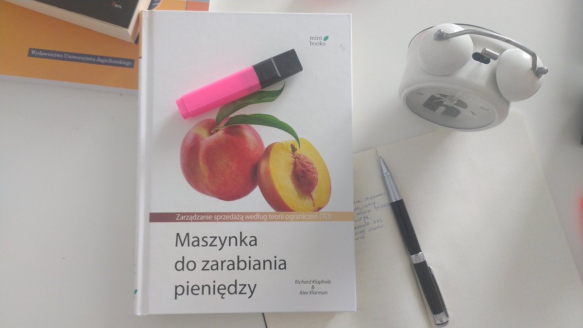 KoryckiPatryk's tweet photo. Odkryłem, że istnieją powieści biznesowe 😍 https://t.co/KvXZCZSE8B