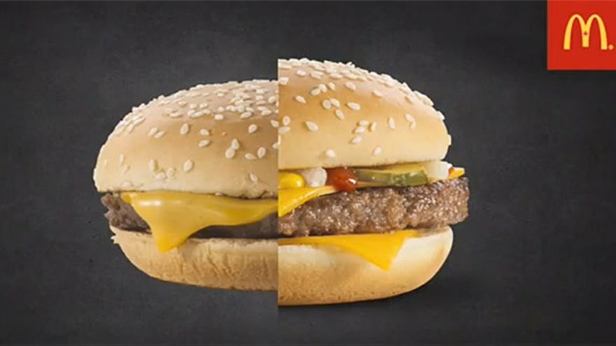 elperiodico's tweet photo. Un cliente demanda a McDonald’s por algo que todos piensan cuando piden una hamburguesa https://t.co/aa7olWF5Ob https://t.co/9Uoeol0jeu