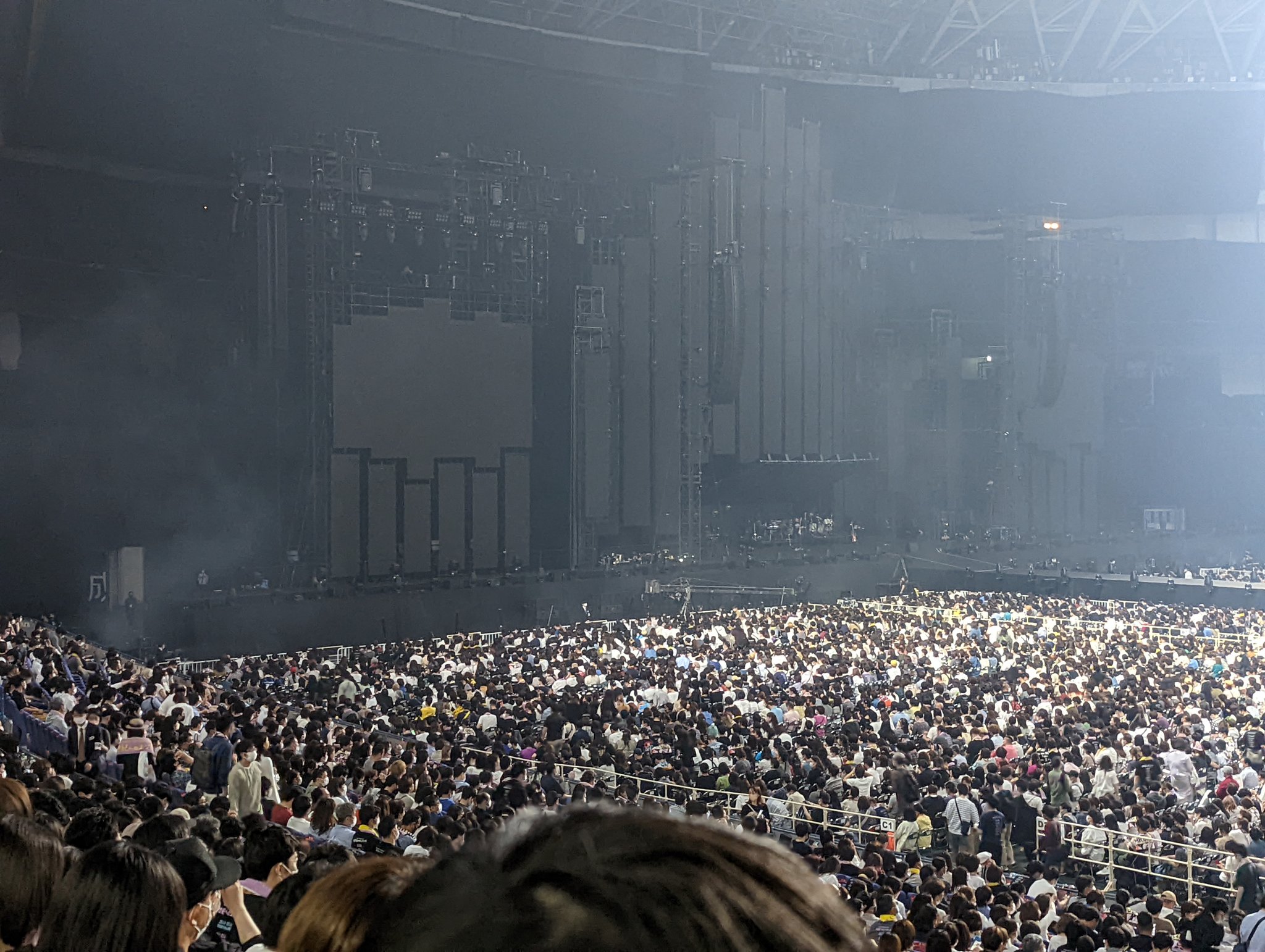Tomoko Shimizu 3年ぶりのミスチルライブ ただいまー 京セラドーム めーいっぱい仕事したあとでかなり疲れてますが楽しんできまーーーーす ドキドキ ワクワク ミスチル京セラ T Co Bhppdbpypi Twitter