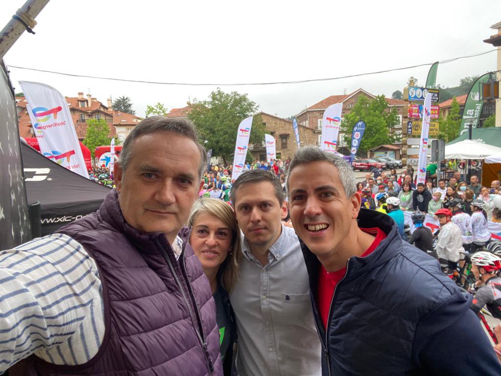 Pablo_Zuloaga's tweet photo. 🤩 Cerca de 4.000 deportistas en la primera cita del #Soplao2022

Vibramos en #CabezónDeLaSal y toda #Cantabria con la emoción de volver a dar la salida de #BTT del #InfiernoCántabro 🚵🏻‍♀️ https://t.co/jZ06IBGNLn