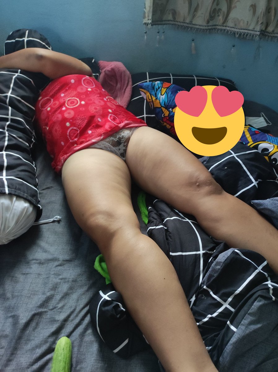DM080365's tweet photo. ไหนบอกชวนมากินเหล้า นอนหลับเฉยเลย สงสัยจะเพลีย แอบถ่ายซะนี่😂 https://t.co/4I1DYeQ9Bk
