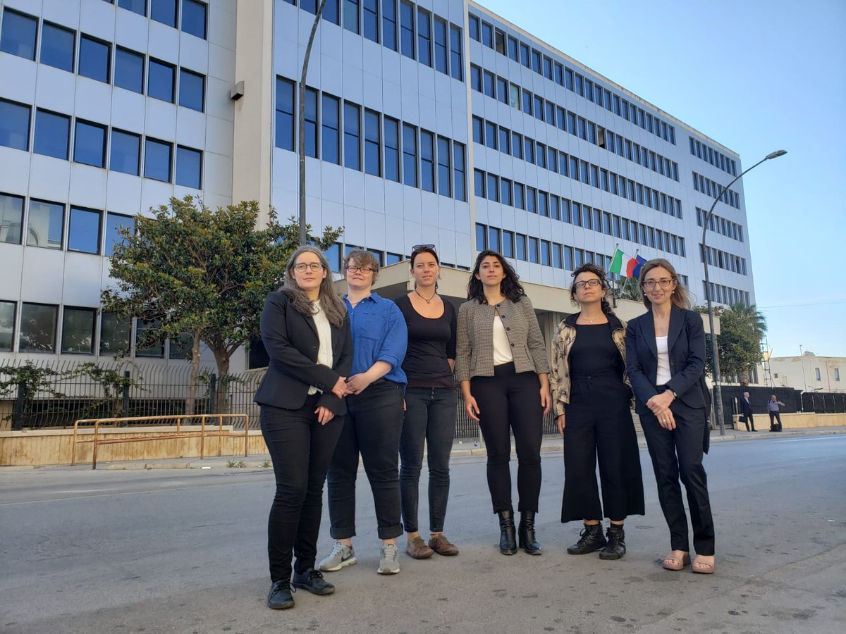 Udienza preliminare <a href="/IuventaCrew/">iuventa-crew</a> con l’accusa di favoreggiamento dell’ingresso irregolare per aver salvato vite in mare. Davanti al tribunale di Trapani in attesa di sapere se saremo ammessi come osservatori <a href="/amnestyitalia/">Amnesty Italia</a> <a href="/giurdem/">Giuristi Democratici ☮️🏳️‍🌈🕊</a> <a href="/EldhLaw/">ELDH Law</a> <a href="/ECCHRBerlin/">ECCHR</a> <a href="/AmnestyEU/">Amnesty EU</a>