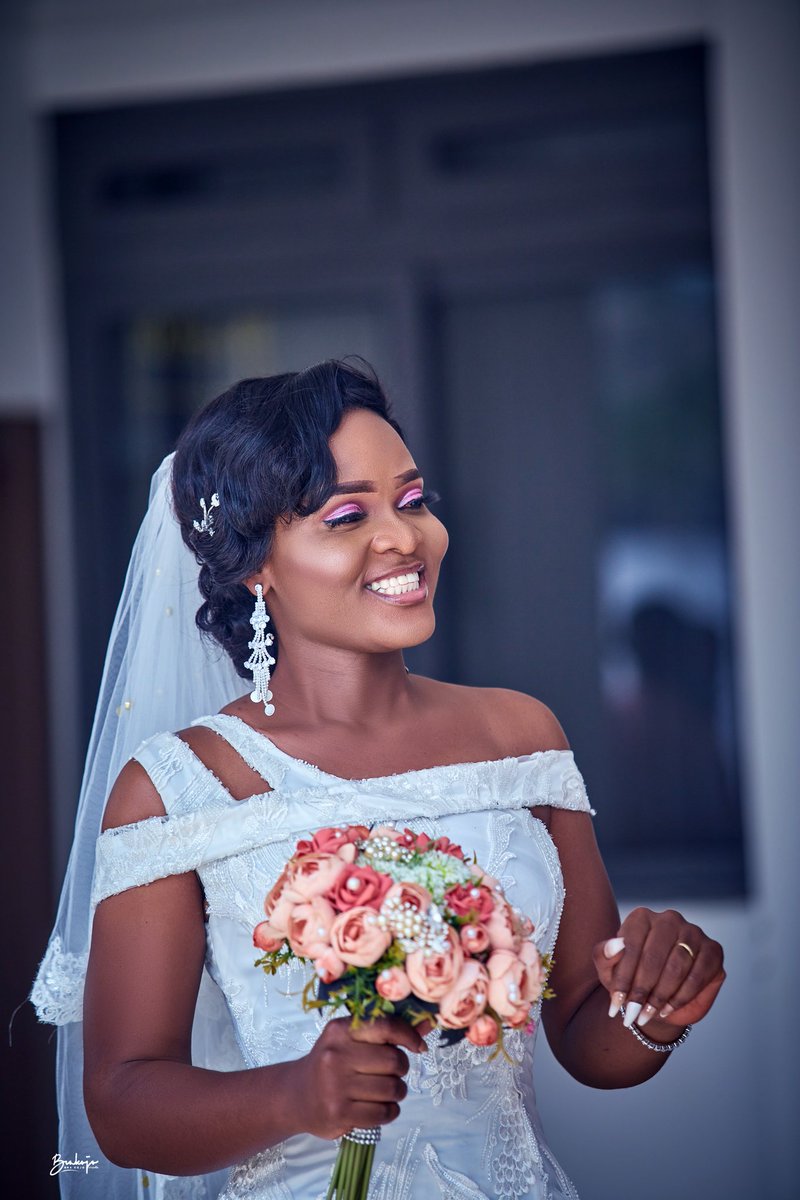 “Where there is LOVE there is LIFE.”

ERIJAN22😍😍😍😍😍😍😍😍
#weddibgportrait #weddings2022
#loveweddingsng 
#brides #weddingday #nigerianwedding #ghanaweddings👫💑💒💍❤️ #ringsandvows #lovegram #bacholeretteparty #love @ElizhaOfficial @teletubby__ @amazonelilly @phoenixx_128