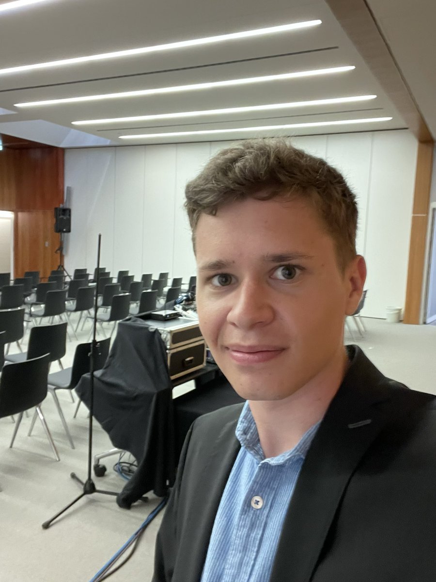 SchnowflakeFPS's tweet photo. Had an absolute blast yesterday at #ITLounge in Plauen introducing tons of students and companies to #Esports and it’s many positive sides! Love events like these! https://t.co/BvlA5vkGNa