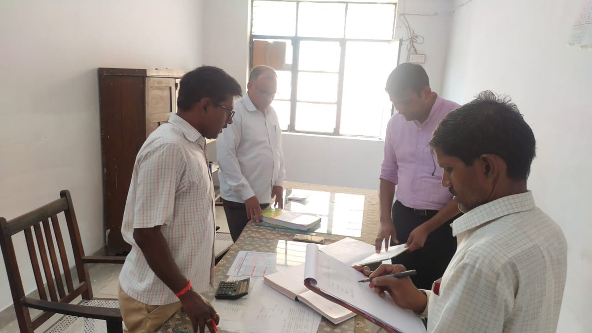 AdmAyodhya's tweet photo. Tehsil bikapur ka inspection kiya gaya.sabhi ko nirdesh jari kiye gaye https://t.co/neC5U95bQF
