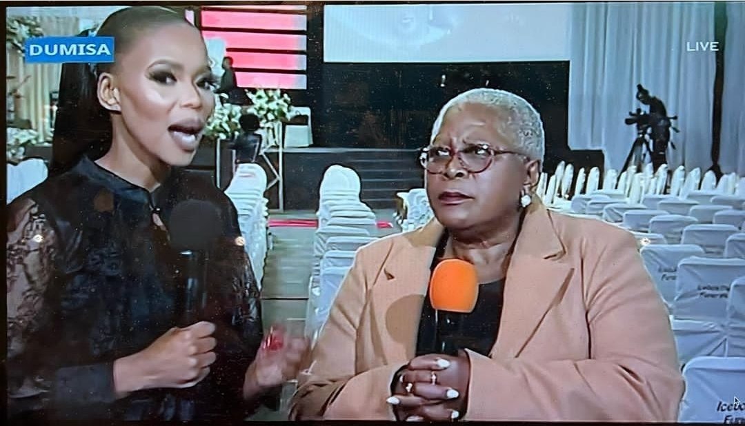 ONEGospel's tweet photo. We are Live with the funeral service of @drdeborahfraser on @DumisaTV channel 340. Please do tune in.
#deborahfraser #dumisatv #dstvchannel340 https://t.co/X7XOjcHCG0