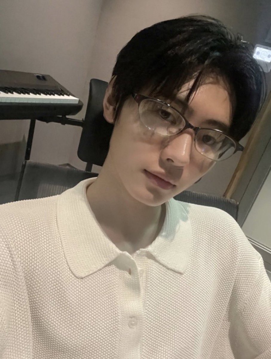 shnflict's tweet photo. sunghoon in glasses is everyone’s weakness https://t.co/0yhoBrVNYy