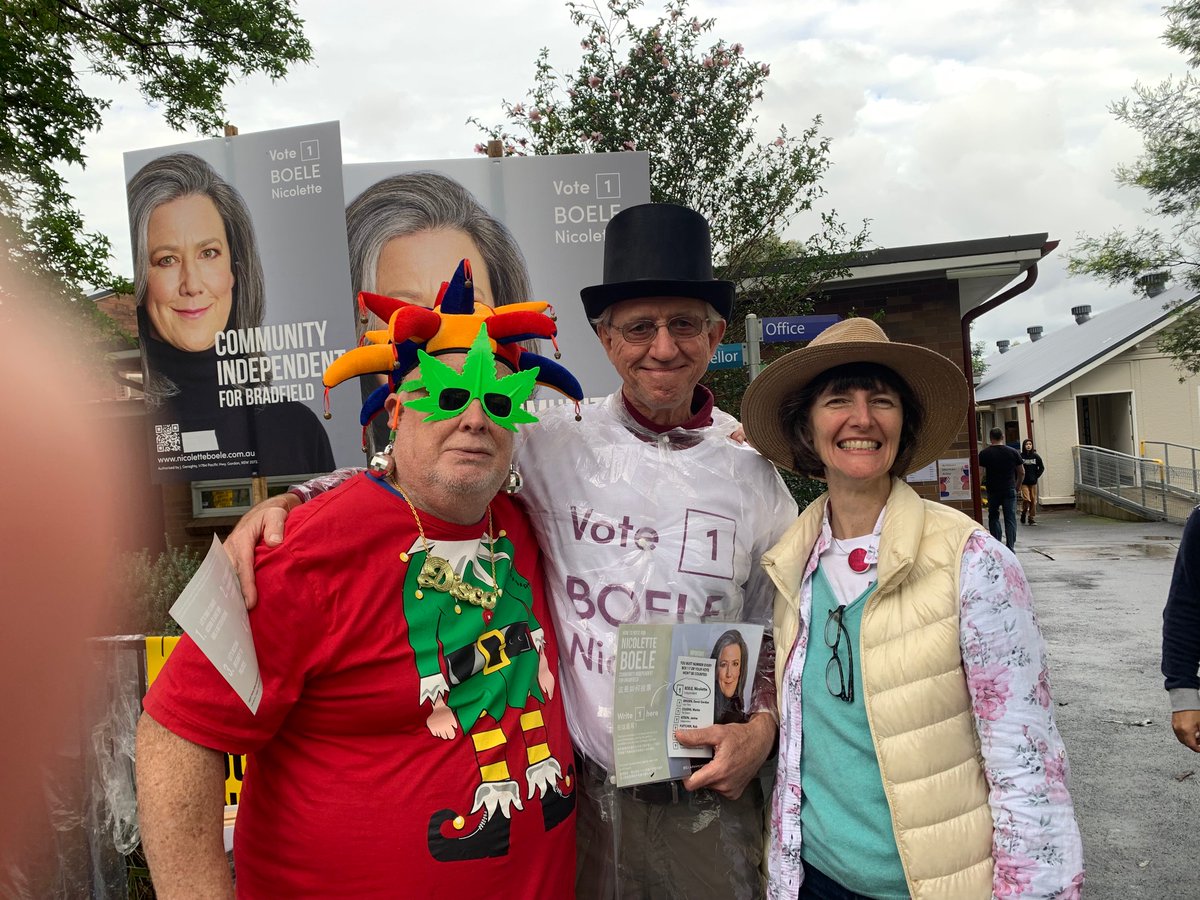 Nicolette_Boele's tweet photo. A fun end to a fantastic day with my final stop at #Turramurra Public School. Big thanks Team Nic.
Now we wait...
#BradfieldVotes #NicforBradfield #nosuchthingasasafeseat https://t.co/tHSnE4QurR