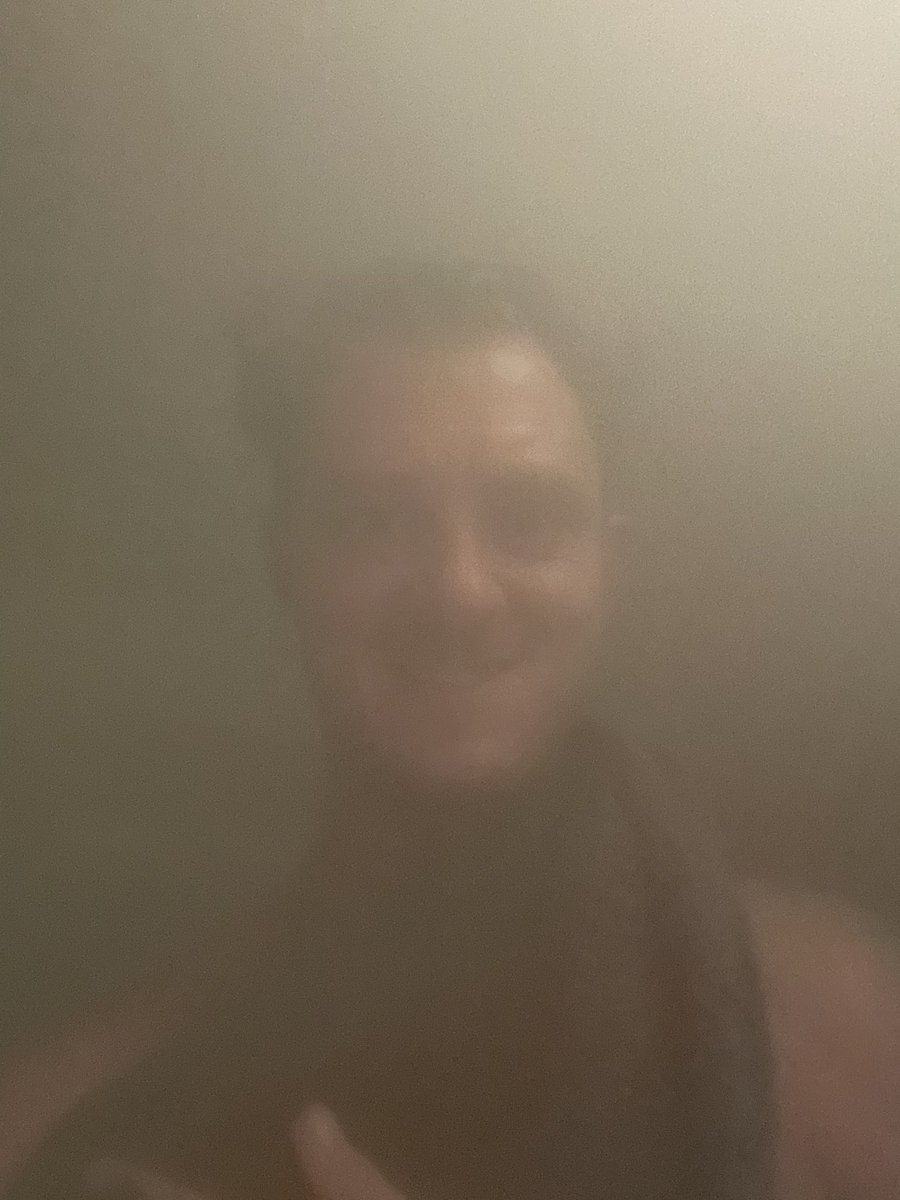 1:30 am steam room relaxing! #goodlife #vegas #upallnight rise @5:30 am! Let’s go!!! https://t.co/ztOPKTQBTo