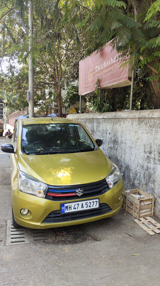 Looks like this Mr.Smarty pants needs some basic education.Everyday this car is parked on the footpath near the lamp post.Can <a href="/CPMumbaiPolice/">Commissioner of Police, Greater Mumbai</a> <a href="/MTPHereToHelp/">Mumbai Traffic Police</a> <a href="/mybmc/">माझी Mumbai, आपली BMC</a> help him understand with your super powers?  Location:Dhwarkesh Dham,BR road, navagaon,dahisar west <a href="/RajeevMulik09/">Rajeev Mulik राजीव मुळीक</a>