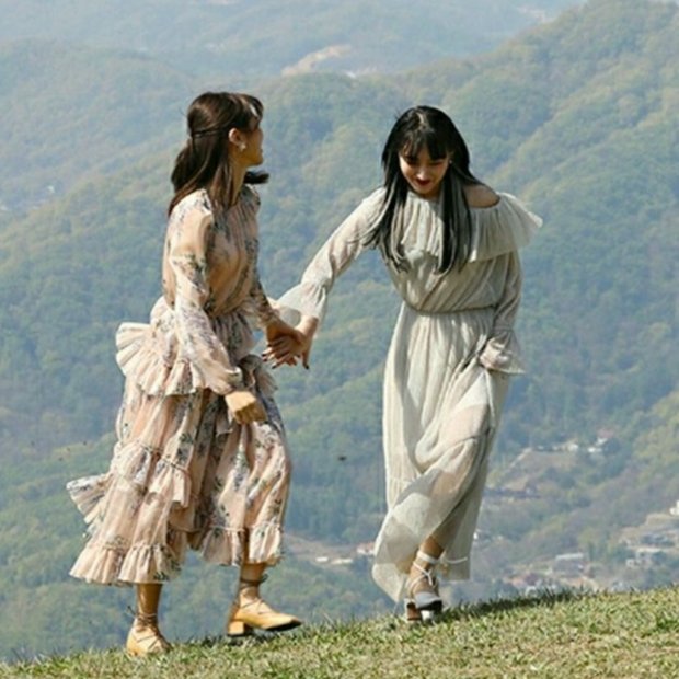 UnderyoohSky's tweet photo. What kdrama is this😭 https://t.co/4Fl6OcBziW