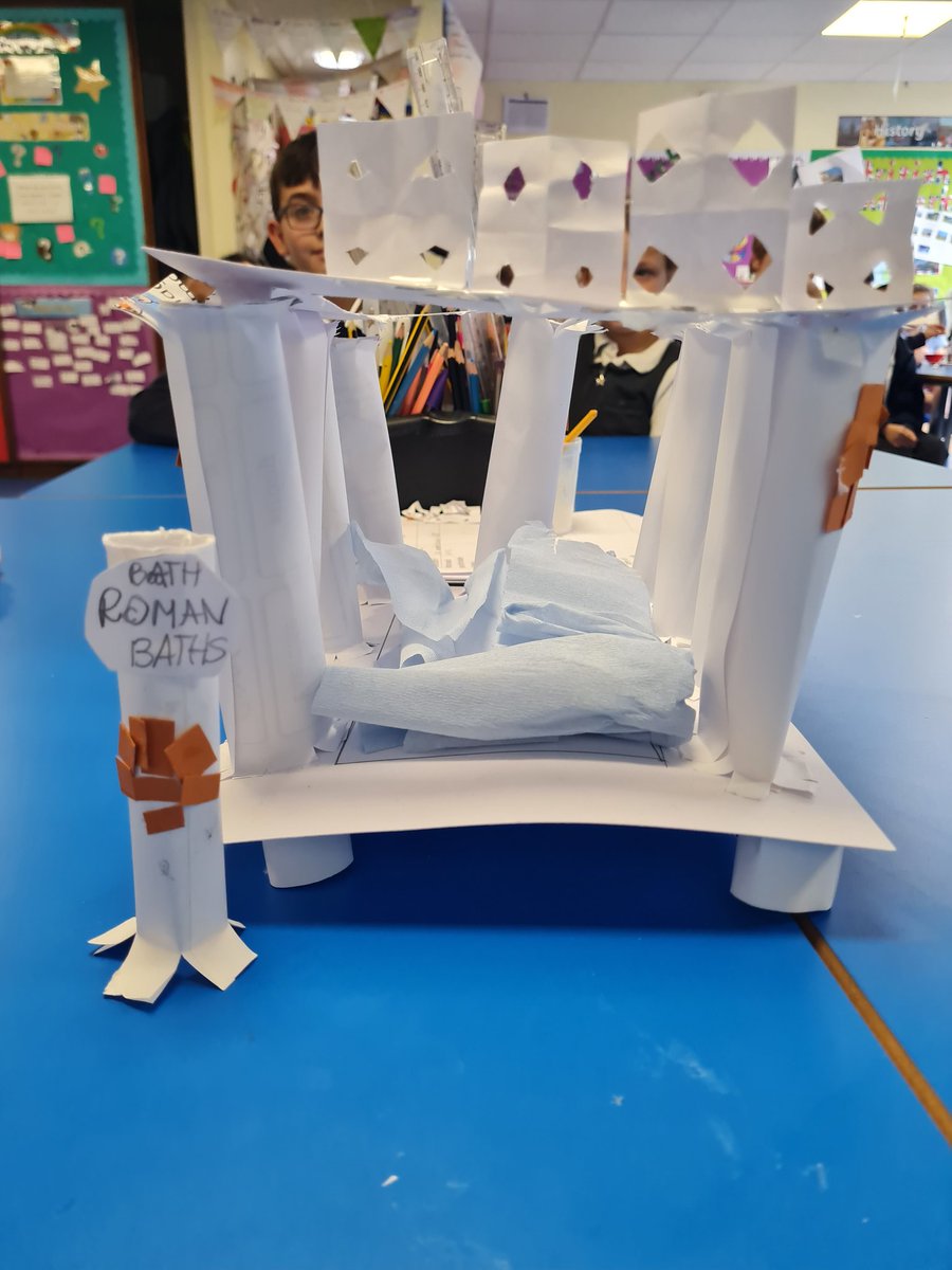 QHAThurrock's tweet photo. Our Year 4 worked creatively as a team to design and make their very own Roman Baths! Look carefully - can you spot the underfloor heating? https://t.co/WrO7v8mgnR