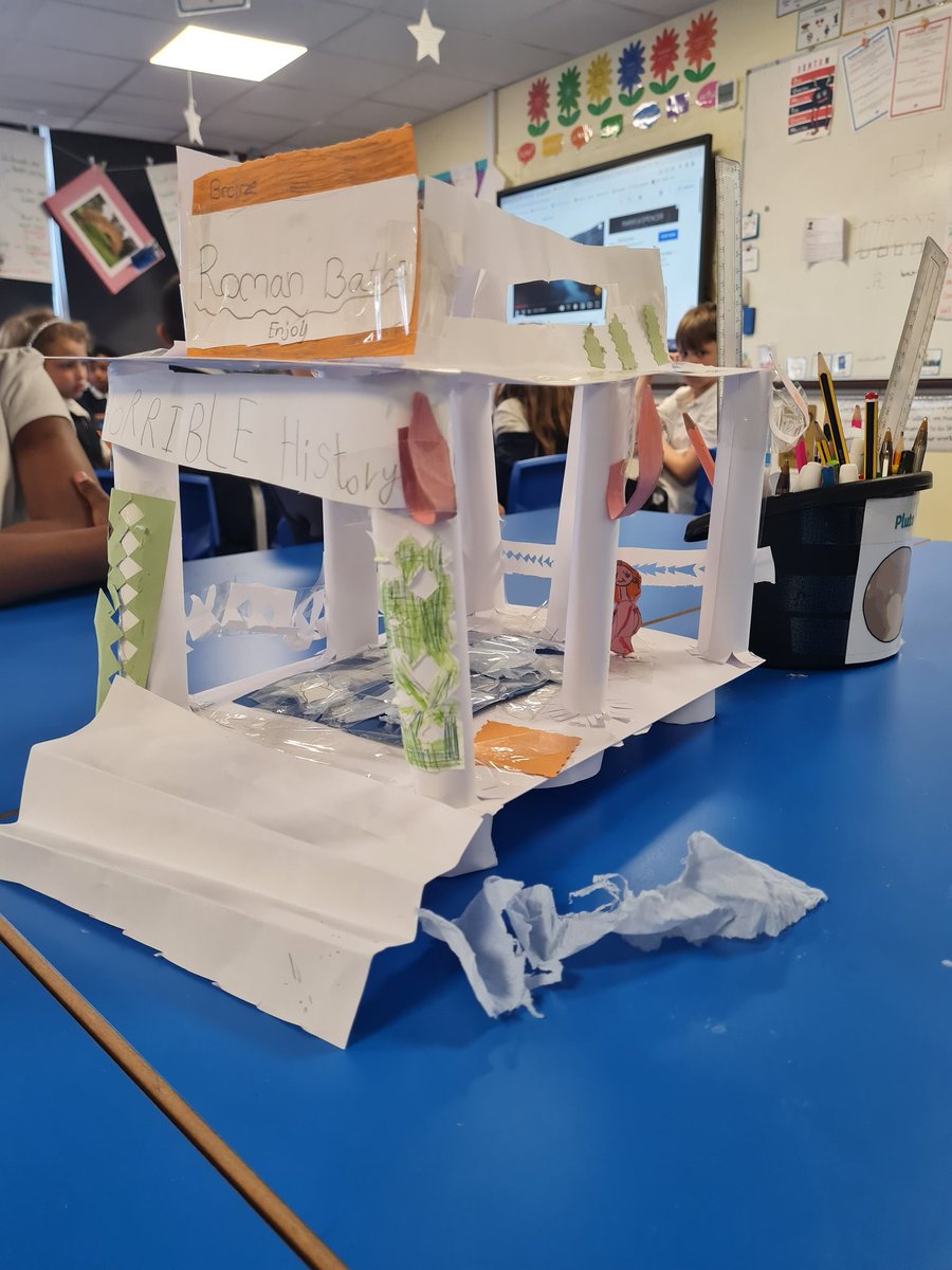 QHAThurrock's tweet photo. Our Year 4 worked creatively as a team to design and make their very own Roman Baths! Look carefully - can you spot the underfloor heating? https://t.co/WrO7v8mgnR