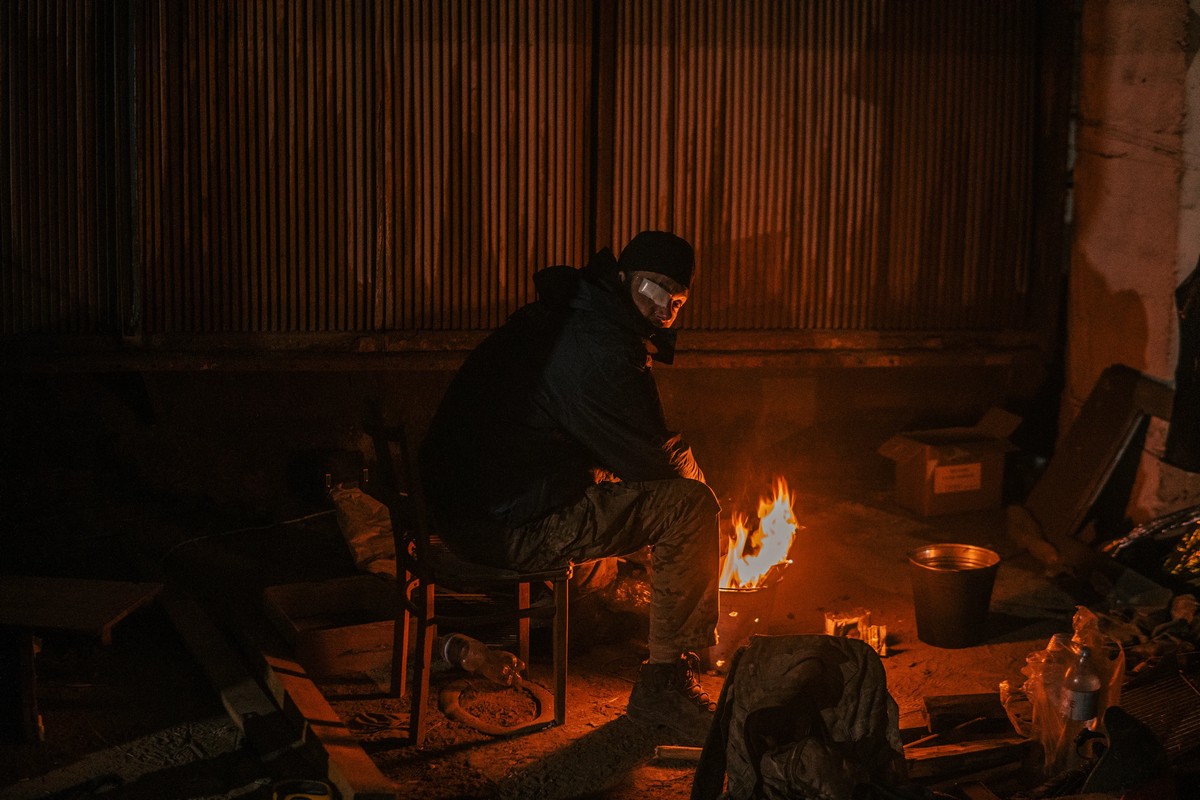 HannaLiubakova's tweet photo. #Ukraine "Thank you for the shelter, Azovstal, the place of my death and my life." Mariupol defender Dmytro Kozatsky photographed the fighters of Azovstal. He wrote: "While I am in captivity, send my photos to photo contests." I hope he will be free soon and send those himself https://t.co/r6kUPXV9tf