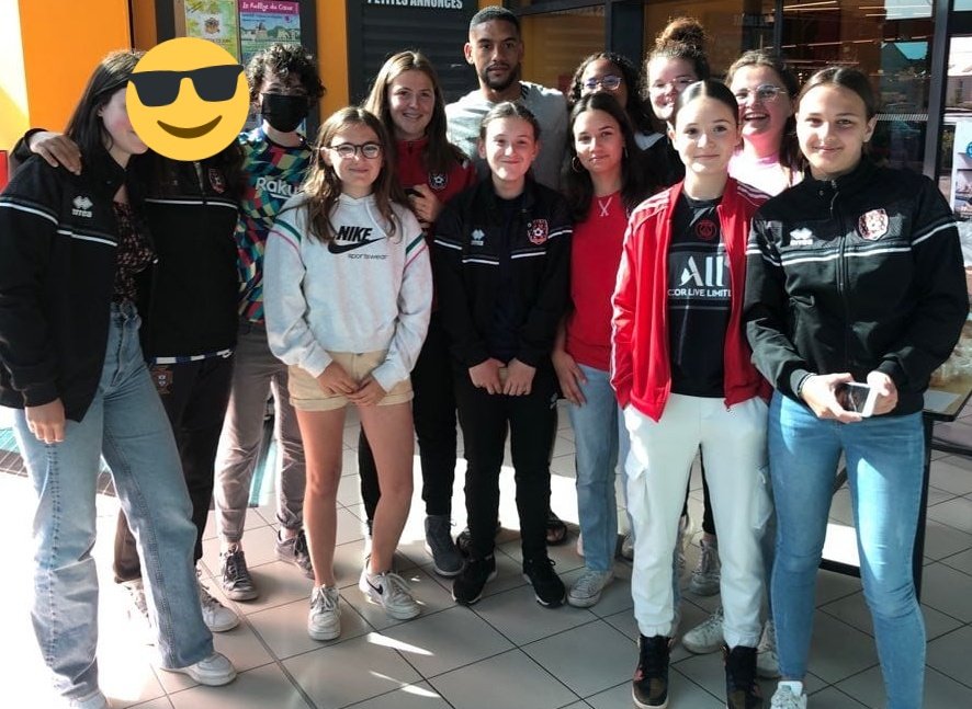 Laraaa_prr's tweet photo. Alors la, ma journee est refaite, meilleur photo que j'ai eu #fcnantes #joueurdufcnantes #castelleto #fcstephanois #footfeminin https://t.co/lECVq68BcZ