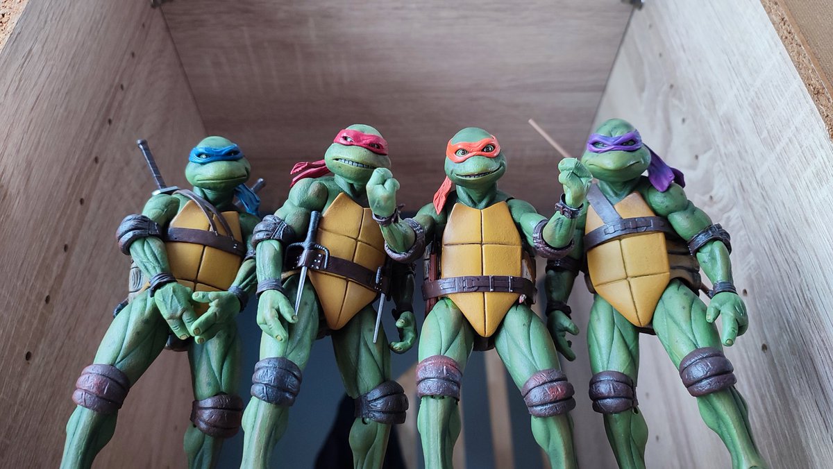 Akanatsu81's tweet photo. Bon week-end à tous ! #TurtlesPower #TMNT https://t.co/gp4c5YyRKa