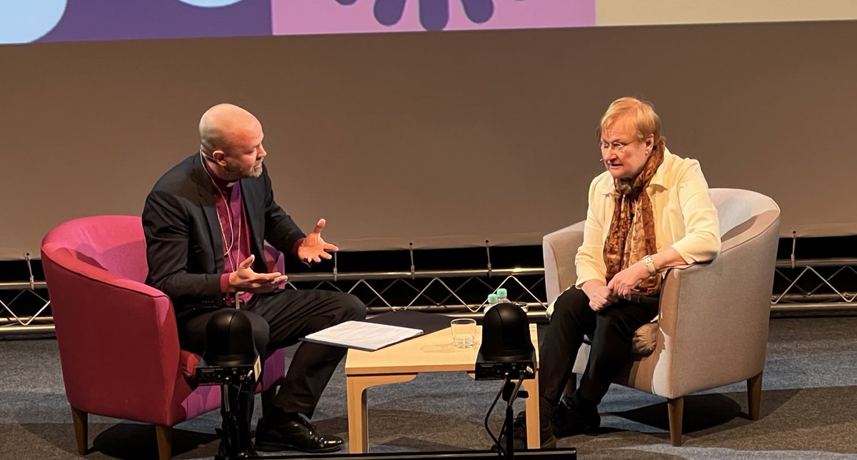 JuhaSilander's tweet photo. Ajankohtaisten teemojen ytimessä Oulussa, puhujina mm. presidentti Tarja Halonen, ulkoministeri Pekka Haavisto ja ulkopoliittisen instituutin johtaja Mika Aaltola. https://t.co/dSoRBSOLWf