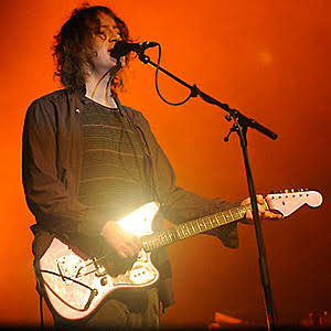 Happy bday Kevin Shields
Born : may 21,1963 