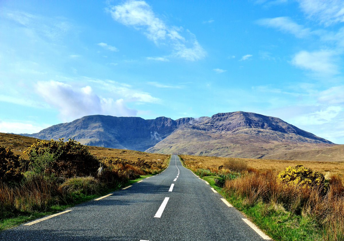 JoyceSammon's tweet photo. @mattpurciel Mweelrea, Connachts highest mountain, Co. Mayo, Ireland https://t.co/KnNbMT9dhJ