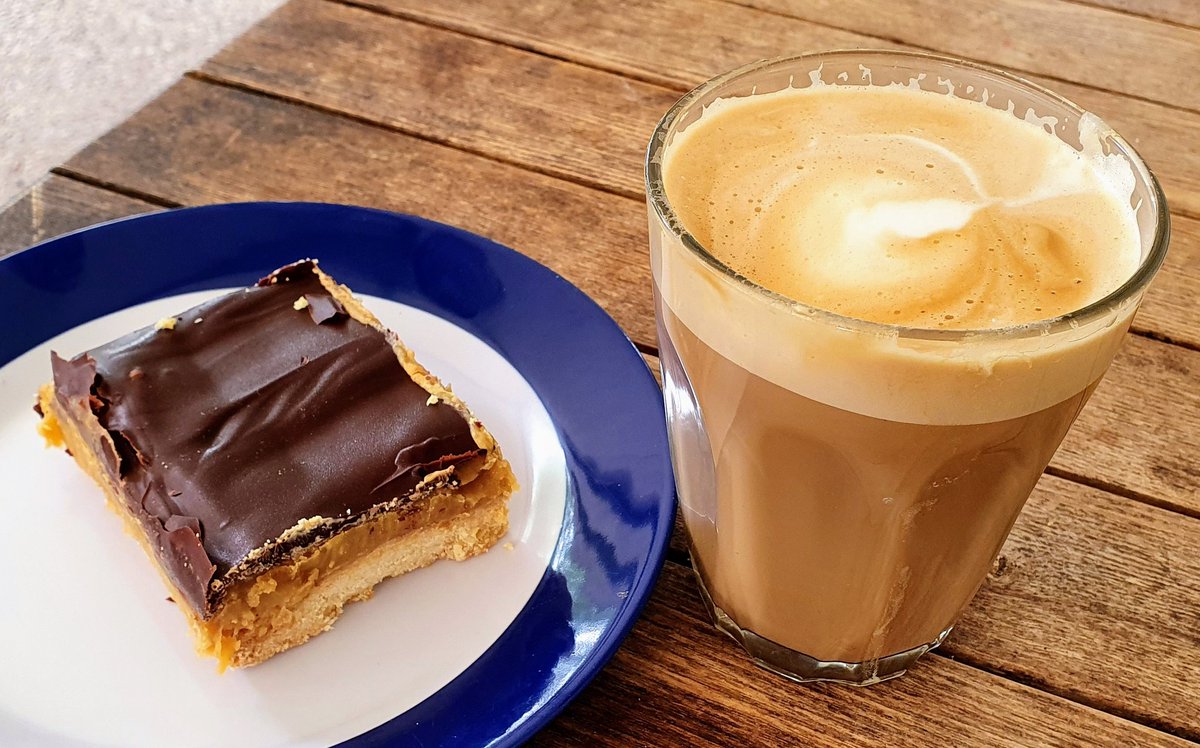 MarcusFrost's tweet photo. One of the benefits of ultra distance training: the pitstops! π°β #cake #coffee #rttk #thresholdsports #moreisinyou https://t.co/iWVHkzNWzk
