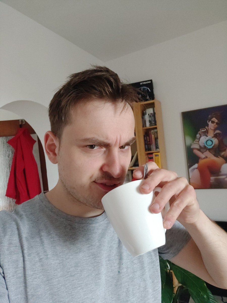 Naras 🇪🇺 tweet media