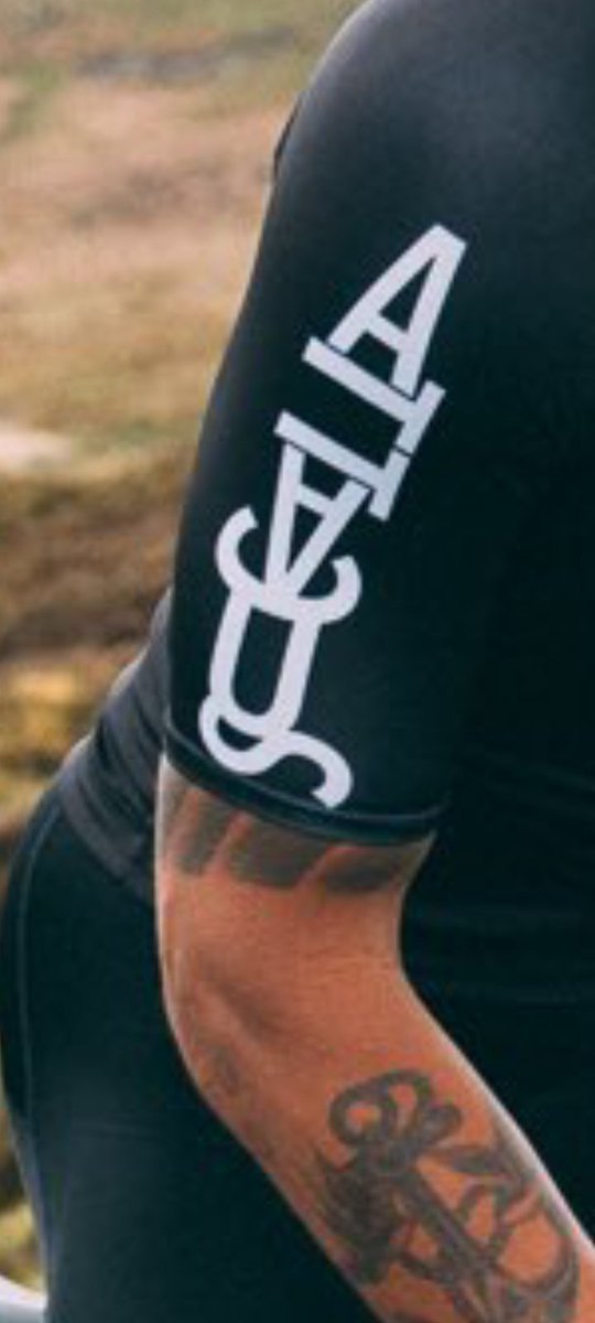 RobJones2304's tweet photo. @AttacusCycling Can't unsee this 🍆 https://t.co/wzyCuxEXB5