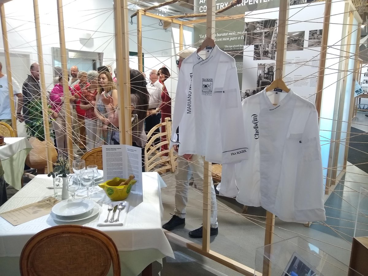 TurismoMenorca's tweet photo. #AgendaMenorca
 🍵Expo 'Col·lecció Artesans de #Menorca'. Homenaje a Miquel Mariano, maestro artesano cocinero que contribuyó a recuperar platos tradicionales del recetario menorquín.
 📍Centre Artesanal de Menorca, #EsMercadal, hasta el 2 de julio.
#MenorcaCultural https://t.co/0Z354voPcR