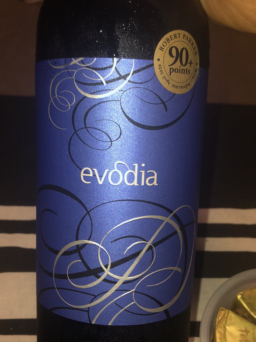 cinellist4836's tweet photo. 今日はコレを飲もうと思う
#晩酌 #Twitter晩酌部 #wine #evodia https://t.co/GBKVfv4D1e