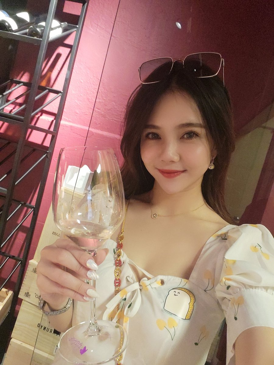 KarineDAO NFT tweet media