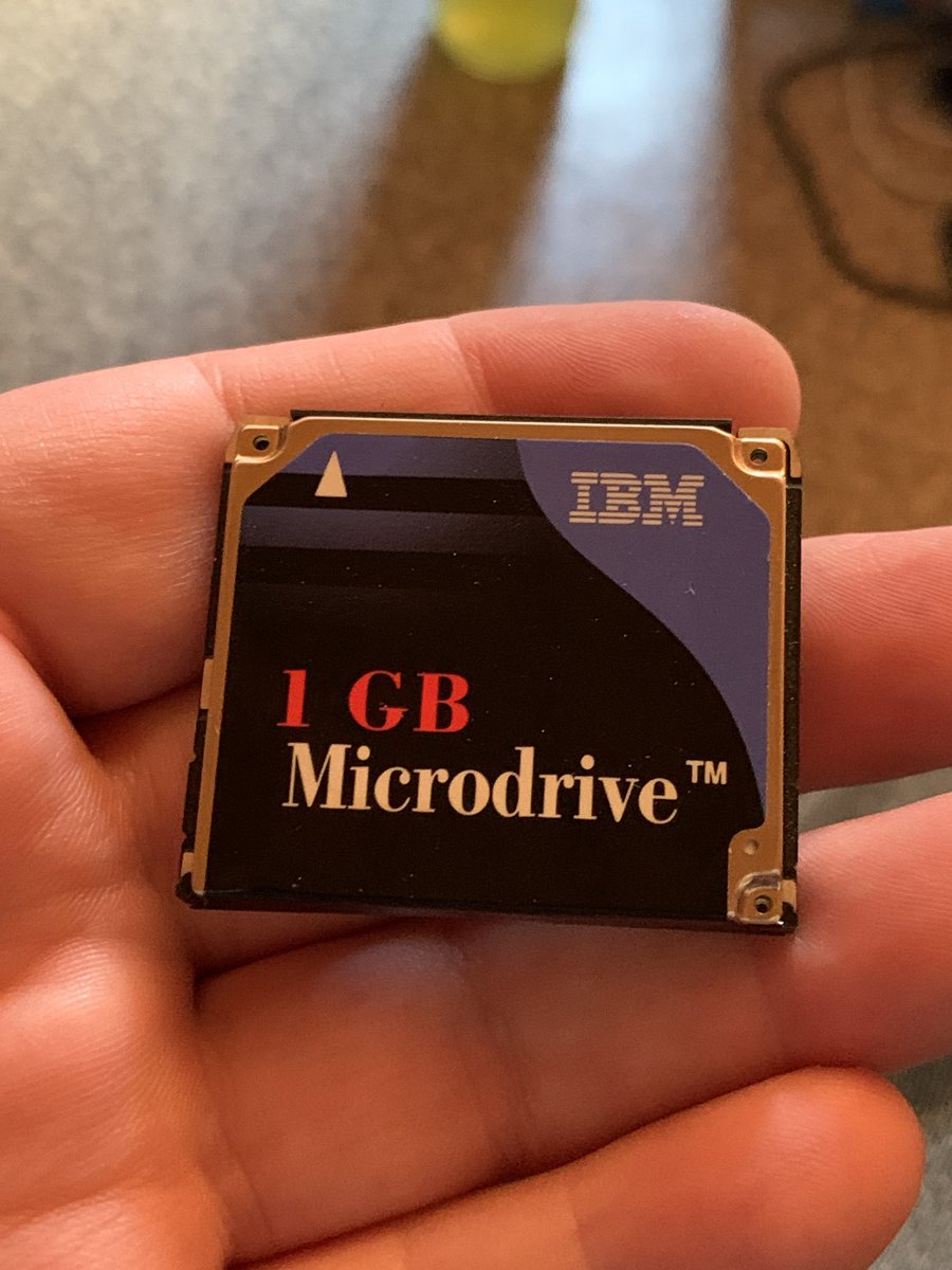EpicLPer's tweet image. #Microdrive s are one hell of a technology marvel still to this day.

This kind of miniaturization is just insane even in todays standards! Those things were first introduced back in ~1999-2001.