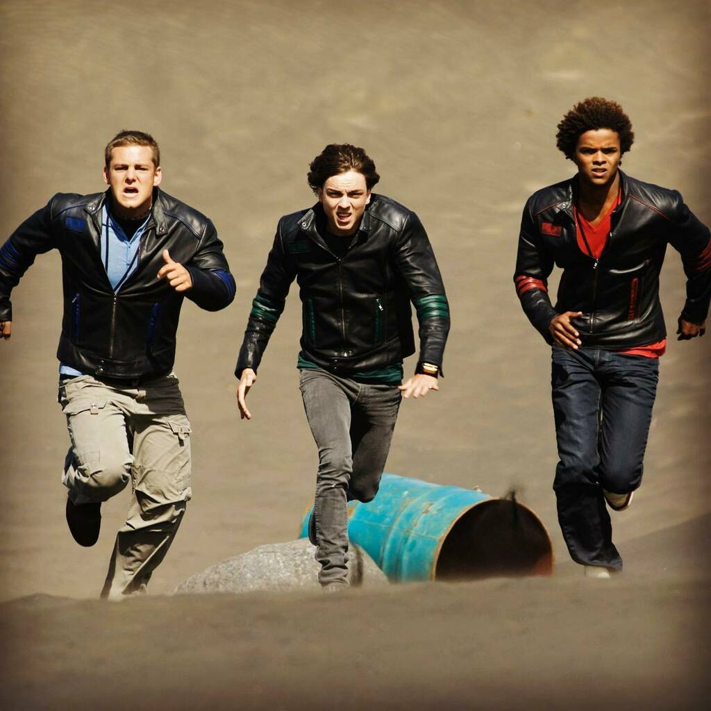 PowerRangersFR's tweet photo. Ce week-end, c'est footing !
➡️ Retrouvez plus d'infos au sujet de Power Rangers RPM sur notre site (lien en bio)
#powerrangers #rpm #powerrangersrpm #prrpm #corinth #scotttruman #flynnmcallistair #summerlandsdown #ziggygrover #dillan #gem #gemma #geti… https://t.co/D1NsAuKvVF https://t.co/zLBHourszl
