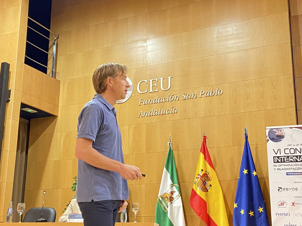 Coptimizacion's tweet photo. ¡Qué gran placer asistir a la ponencia de Javier Mallo!Preparador Físico en Fútbol, en el Real Madrid, Manchester City y Atlético de Madrid. Ha presentado “diseño de tareas en campo para la readaptación de futbolistas profesionales”

👏👏👏

@esyde_formacion 
@ceu_andalucia https://t.co/hSy9TFsbhT