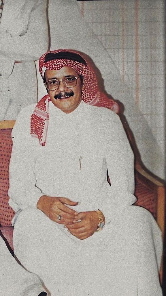 e__gq's tweet photo. طلال مداح. 
تعالي للهوى يدعيّك تعالي بالهنا أرويك. https://t.co/HRQEqwxIBg