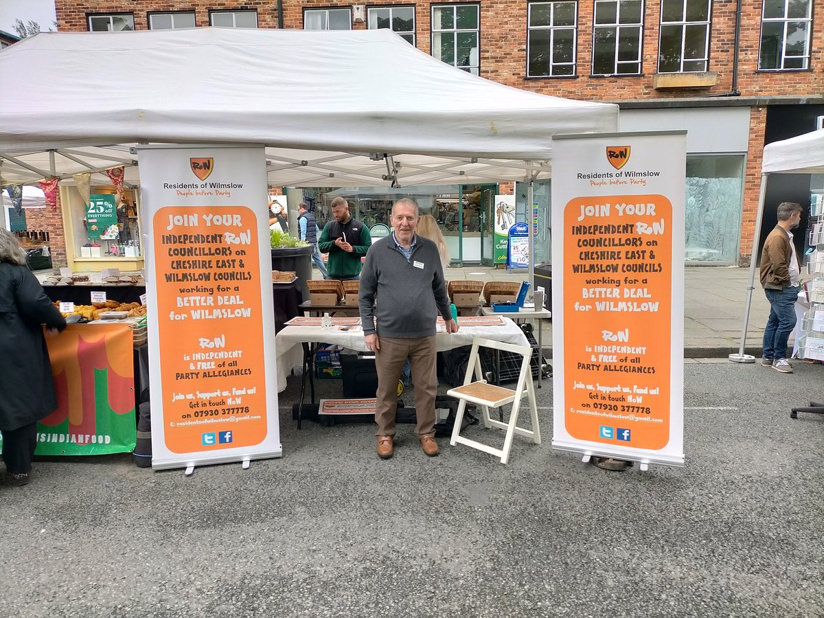 ResidentsofW's tweet photo. Roger, one of our founder members, like a coiled spring ready to answer your questions at the #wilmslow @_TheMarketCo artisan today. We're near Johnston's the cleaners. https://t.co/9AmtrwTVJW