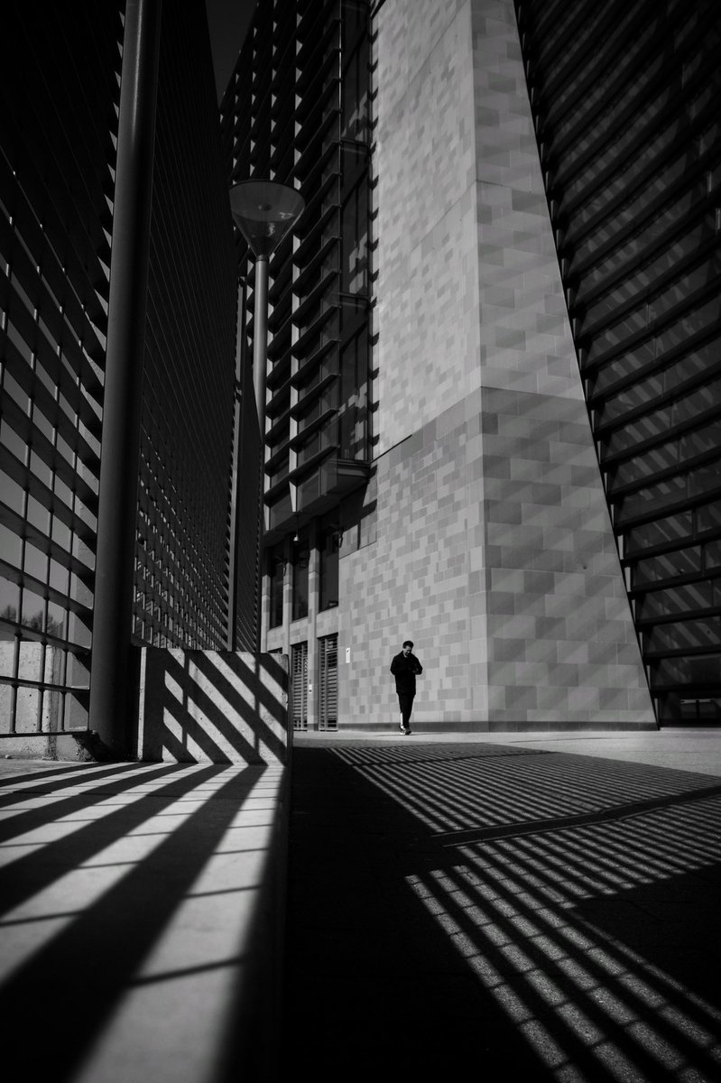 MarkFearnley_'s tweet image. Lines lll//IIl
London