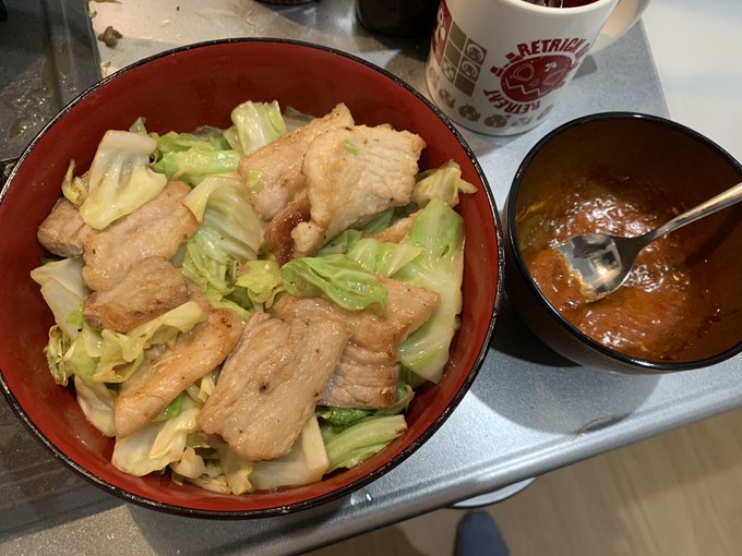 知り合いに教えてもらった博多びっくり亭の亜種レシピ。辛味噌つけて食べるやつ。 