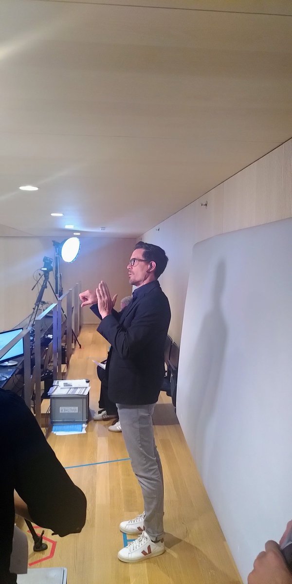 Die 6-sprachige DV (Deutsch, Französisch, Italienisch und die jeweilige #Gebärdensprache) des <a href="/sgbfss/">SGB-FSS</a> ist immer wieder beeindruckend. Vielen Dank <a href="/LeonorePorchet/">Porchet Léonore</a> für die starken Worte zur Begrüssung.🙌