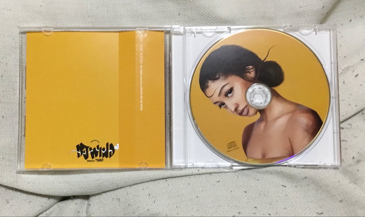 musicfreesoul1's tweet photo. CD購入!
DJ WINDさんのミックスCDです
仙台でお店をやられてまして、お店からYouTubeライブ配信なんかもしてます
90年代のR&Bが好きな自分としては、たまらない1枚です
#DJWIND
#FeelTheWind https://t.co/70vGAL84Qt
