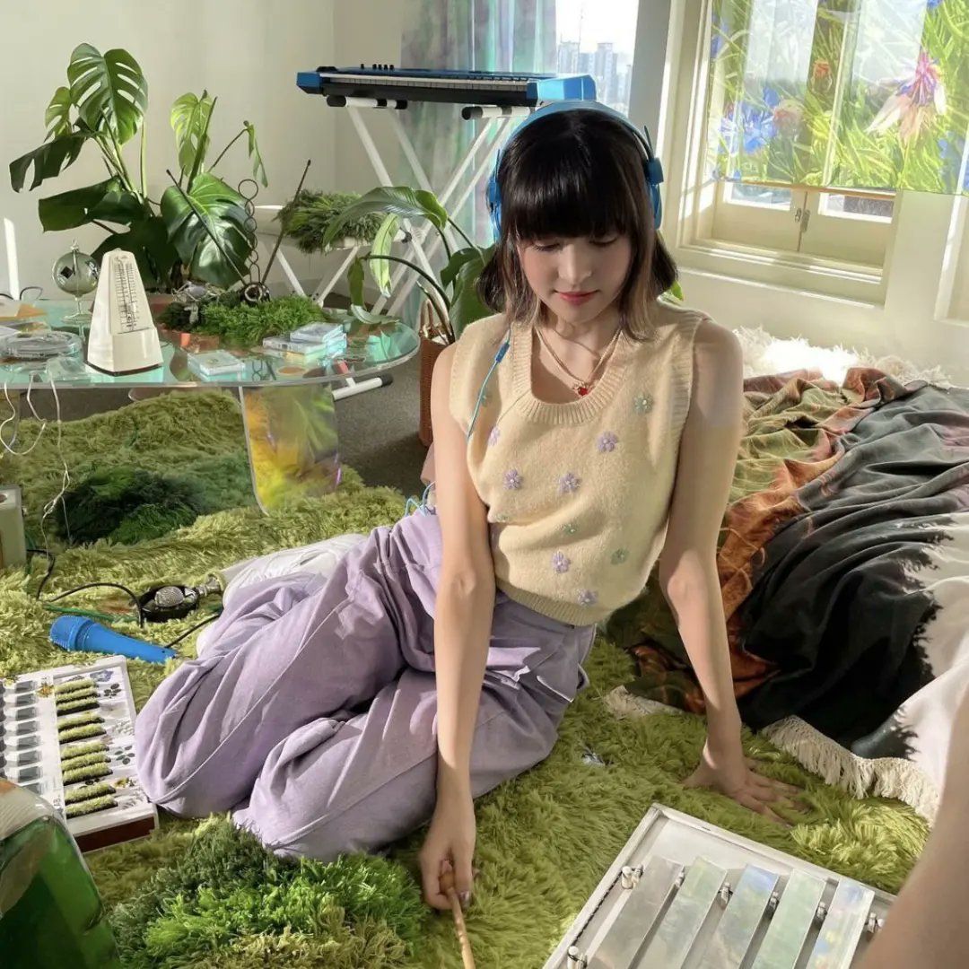 gg_archived's tweet photo. GirlGroup Archives is BACK! 

This past year was quite hectic for me  and I couldn't find the time to dedicate to this account however my exams for the year are over now and I am dedicated to bringing this account back again properly! 

I hope you enjoy our updates 💜 https://t.co/j0ilmDukDl