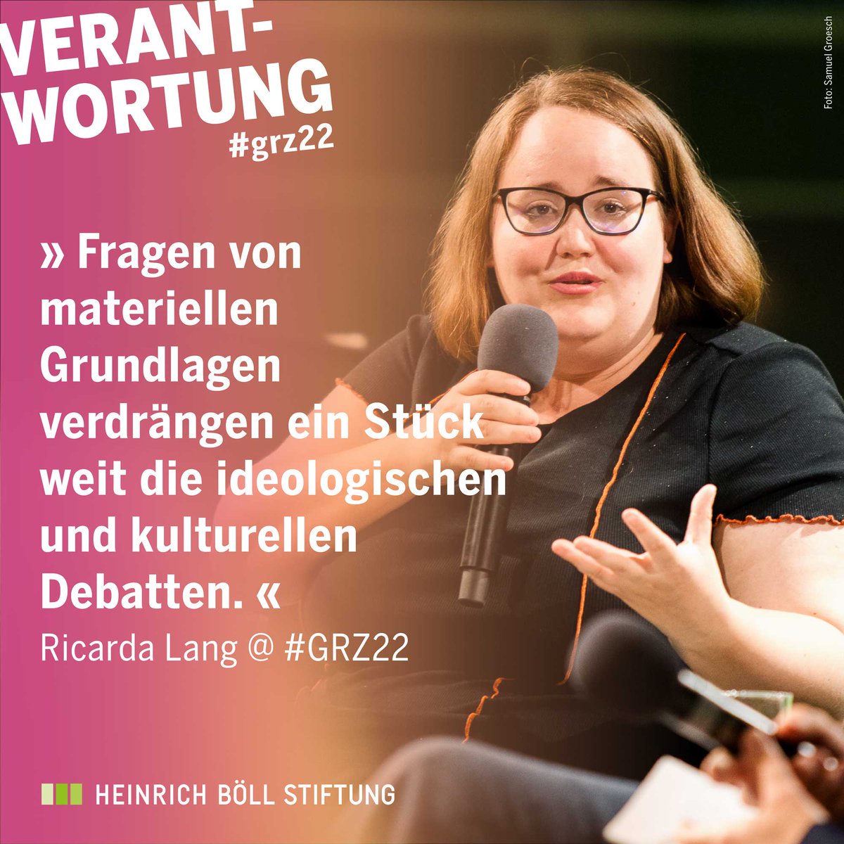 BoellStiftung's tweet photo. Was bedeutet die #Zeitenwende für die Debattenkultur im Land? @Ricarda_Lang plädiert bei der #GRZ22 dafür, den mündigen Bürger:innen mit realistischen Politikvorschlägen zu begegnen. https://t.co/KYvbTBjC9t https://t.co/oJhuiMqnEB