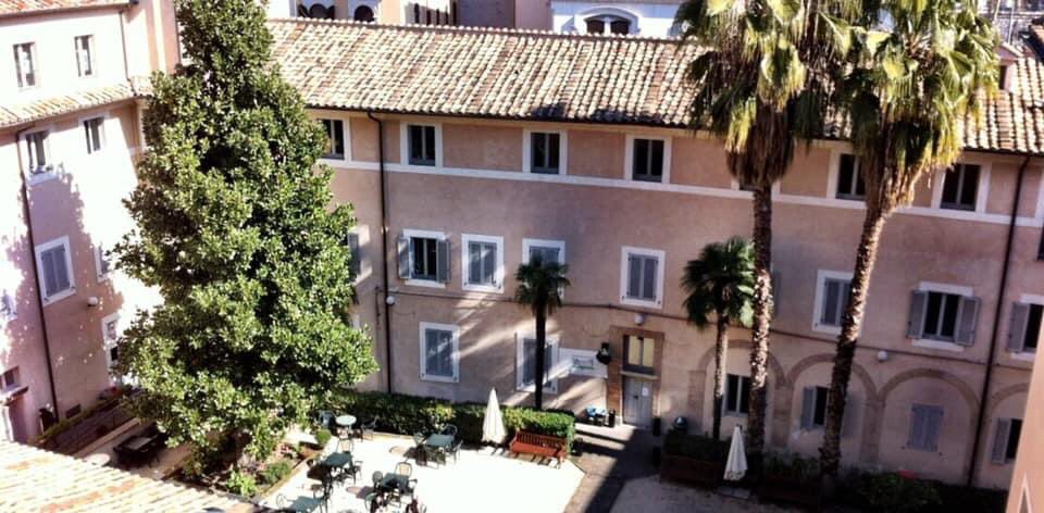 Il #28maggio, diciamo all’ora della tarda colazione, giacché è sabato, succede una cosa bella alla Casa Internazionale delle Donne. Per sapere cosa seguite #Sveja e tutta la sua allegra combriccola 😎🎙