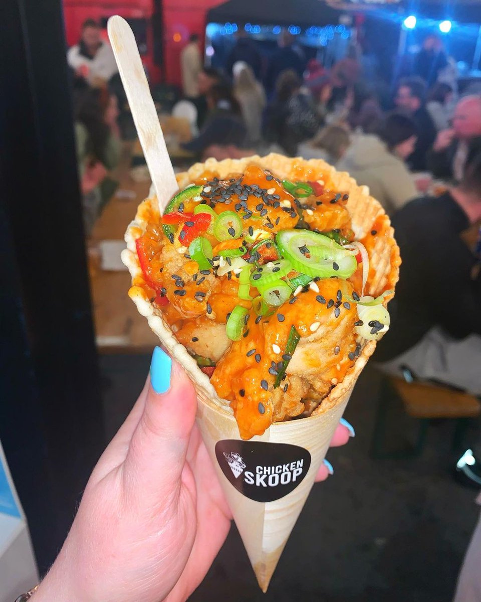 Who else needs this right now!?! 😋

Korean Fried Chicken in a waffle cone by @_chicken_skoop at <a href="/bigfeedgla/">Big Feed</a>

(📸 @lovefoodwithlucy)

#glasgow #glasgowfoodie #glasgowfoodies #deliveroo #glasgowfoodscene #glasgowstreetfood #streeteats